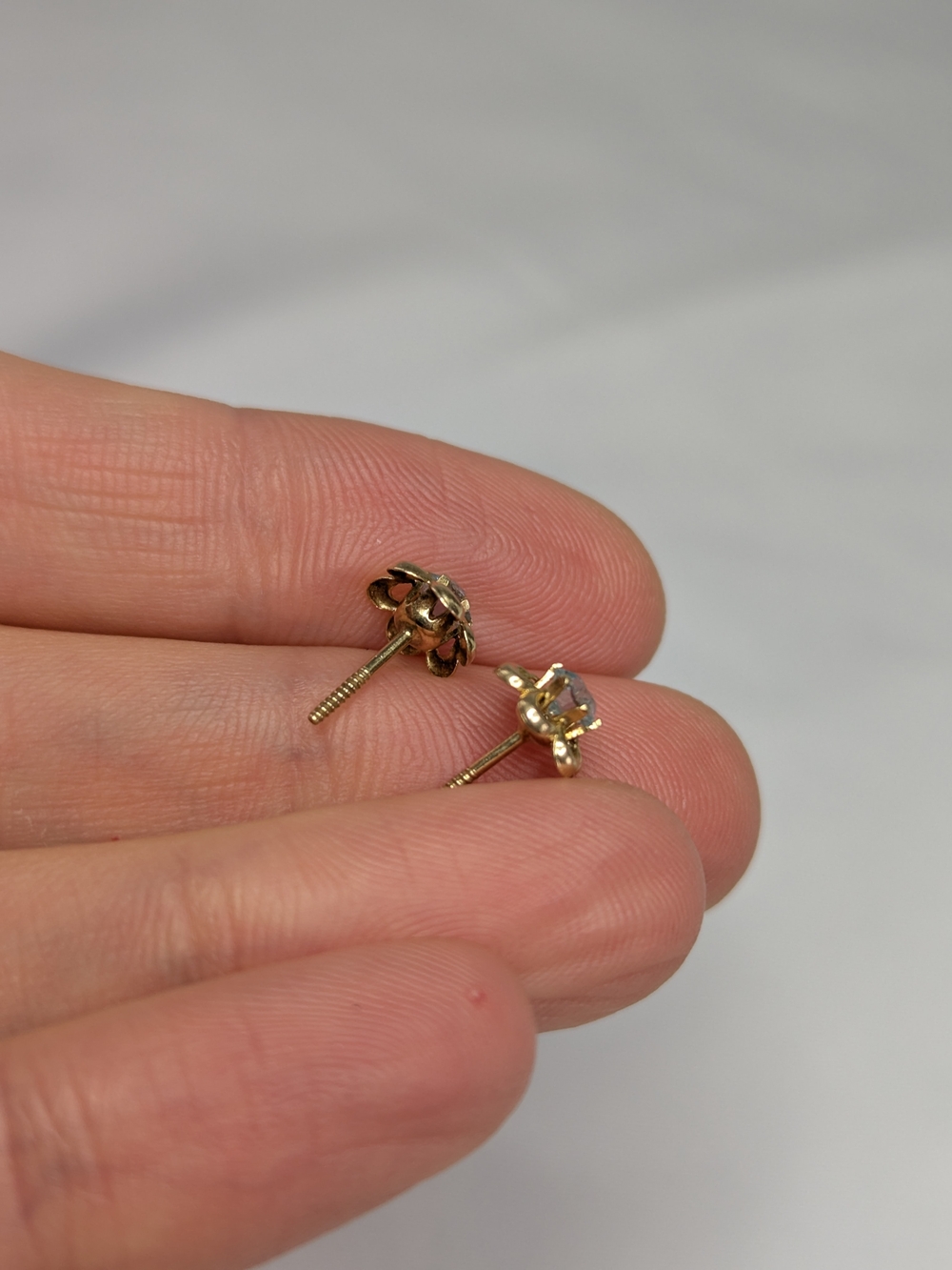 Solid 10 K Gold Flower Stud Earrings - Picture 5 of 10